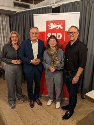Von li. nach re.: Bettina Süßmilch, Andreas Stoch, Simone Kirschbaum, Peter Hutzel